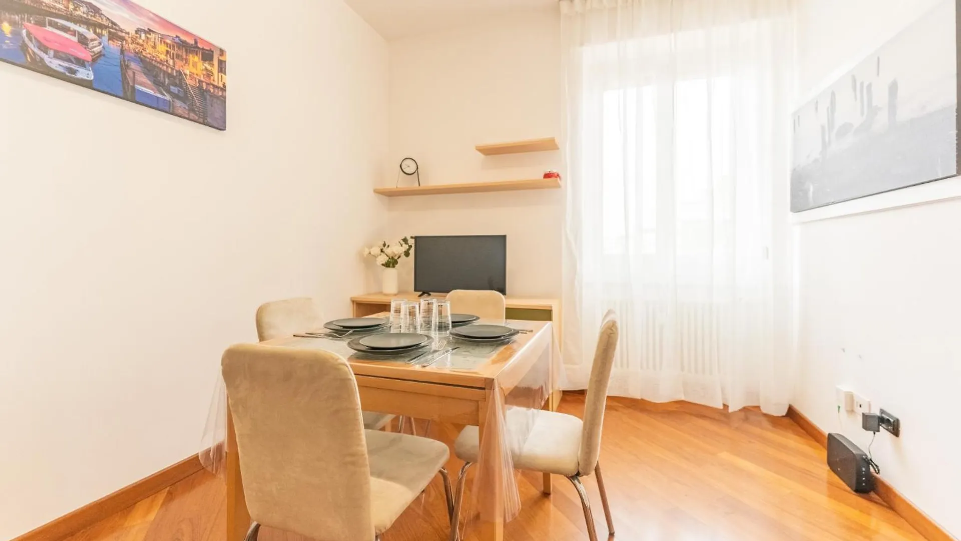 Apartment Ap1 Accogliente Appartamento In Centro Milan Italy